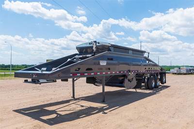RENEGADE TRIPLE-AXLE CROSS GATE Bottom Dump Trailer
