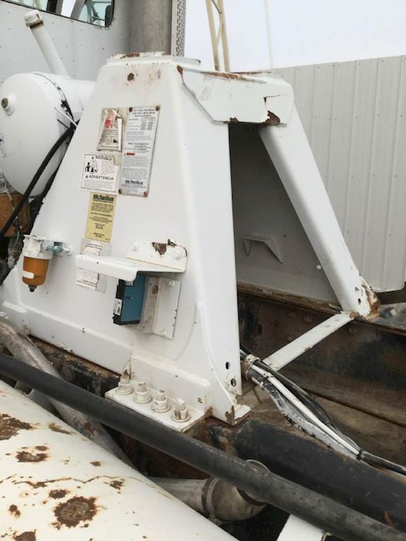 2005 McNeilus MIXER Cement Mixer Body For Sale Jackson, MN 31412