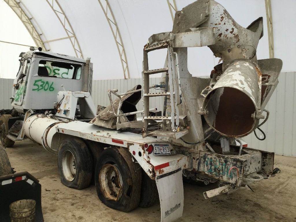 2005 McNeilus MIXER Cement Mixer Body For Sale Jackson, MN 31412