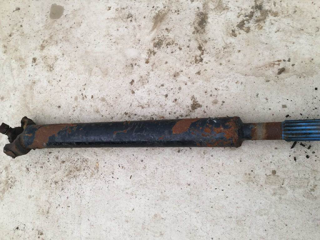 Mack Pinnacle CXU613 Front Drive Shaft for a 2013 Mack CXU613 For Sale