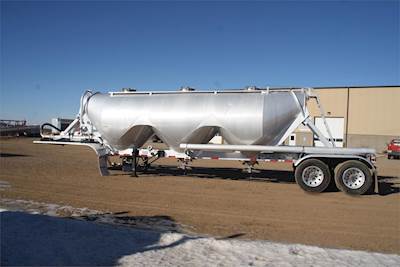 Heil 1040 CU. IN DRY BULK Dry Bulk / Pneumatic Tank Trailer