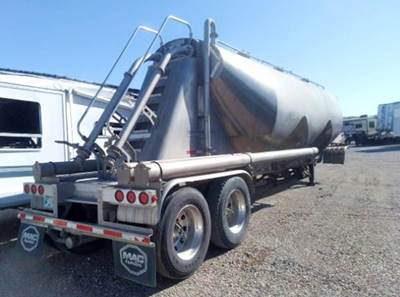 MAC 1050 Dry Bulk / Pneumatic Tank Trailer