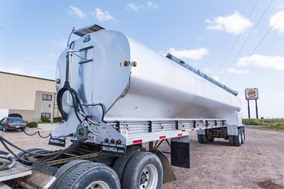 Walinga 40' FEED TRAILER Tandem Axle Dry Bulk / Pneumatic Tank Trailer