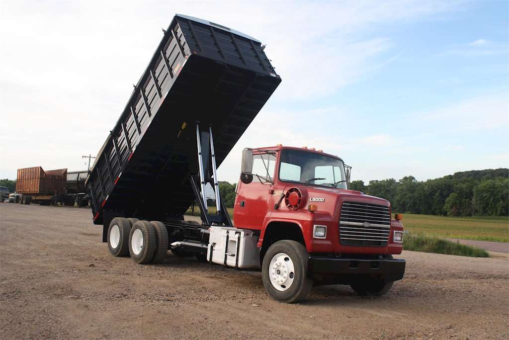 1995 Ford LT9000 Farm / Grain Truck For Sale, 547,567 Miles Jackson