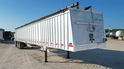 Cornhusker Hopper / Grain Trailer