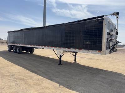 WILSON 49' LIVE FLLOR Tri Axle Live Floor Trailer