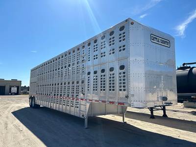 WILSON Livestock Trailer