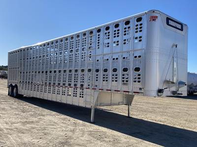 WILSON LIVESTOCK TRAILER Livestock Trailer