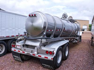 Polar STAINLESS STEEL 6000 GALLON Non Code Tank Trailer