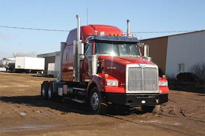 Western Star 4900 Sleeper Semi Truck - Detroit 470HP