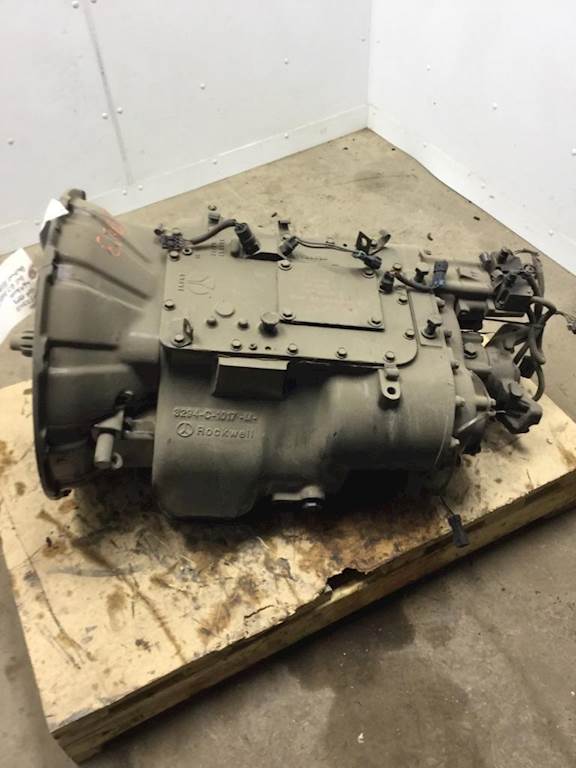 Rockwell RS10155A Transmission for a 2000 Freightliner CENTURY CLASS