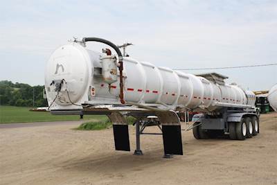 Fruehauf Vacuum Tank Trailer