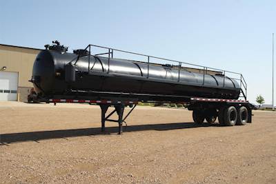 Western Construction Components Vacuum Tank Trailer