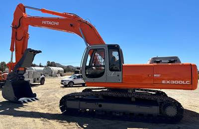 2001 Hitachi EX300LC-5 Excavator - Bucket & Thumb