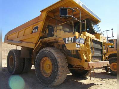 2001 Caterpillar 773D Off-Highway Truck