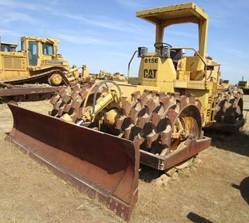 1974 Caterpillar 815 Padfoot Roller Compactor