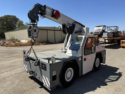 2010 Shuttlelift 3330F Carry Deck Crane