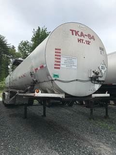 2002 Etnyre 9000 Gallon Tri Axle Asphalt / Hot Oil Tank Trailer