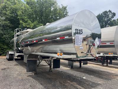 2000 Polar 6700 Gallon Chemical / Acid Tank Trailer