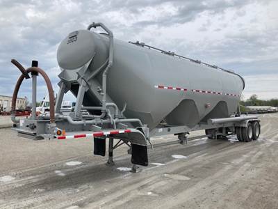 1997 Heil 1600 CU FT Dry Bulk / Pneumatic Tank Trailer