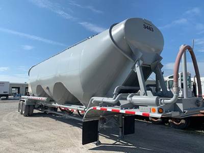1996 Heil 1600 CU FT Dry Bulk / Pneumatic Tank Trailer