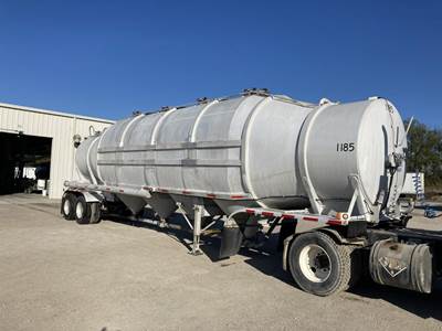 1991 Heil 1625 CU FT Dry Bulk / Pneumatic Tank Trailer