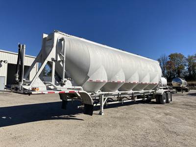 1990 J & L 1950 CU FT Dry Bulk / Pneumatic Tank Trailer