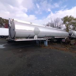 1999 LBT 9200 Gallon 5 Compartment Fuel Tanker Trailer