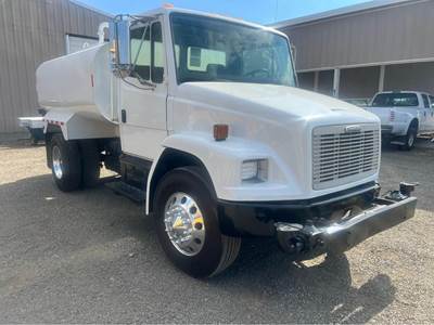 2000 Freightliner FL70 Water Truck - Water Tank Body