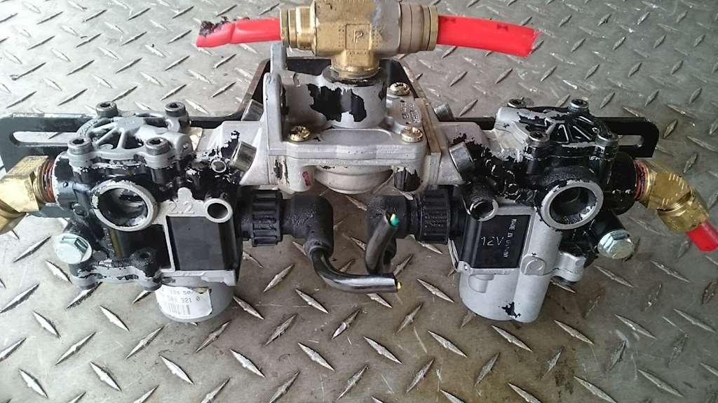 Used Wabco Abs Valve For 2001 Freightliner FL80 For Sale ... freightliner brake control wiring 