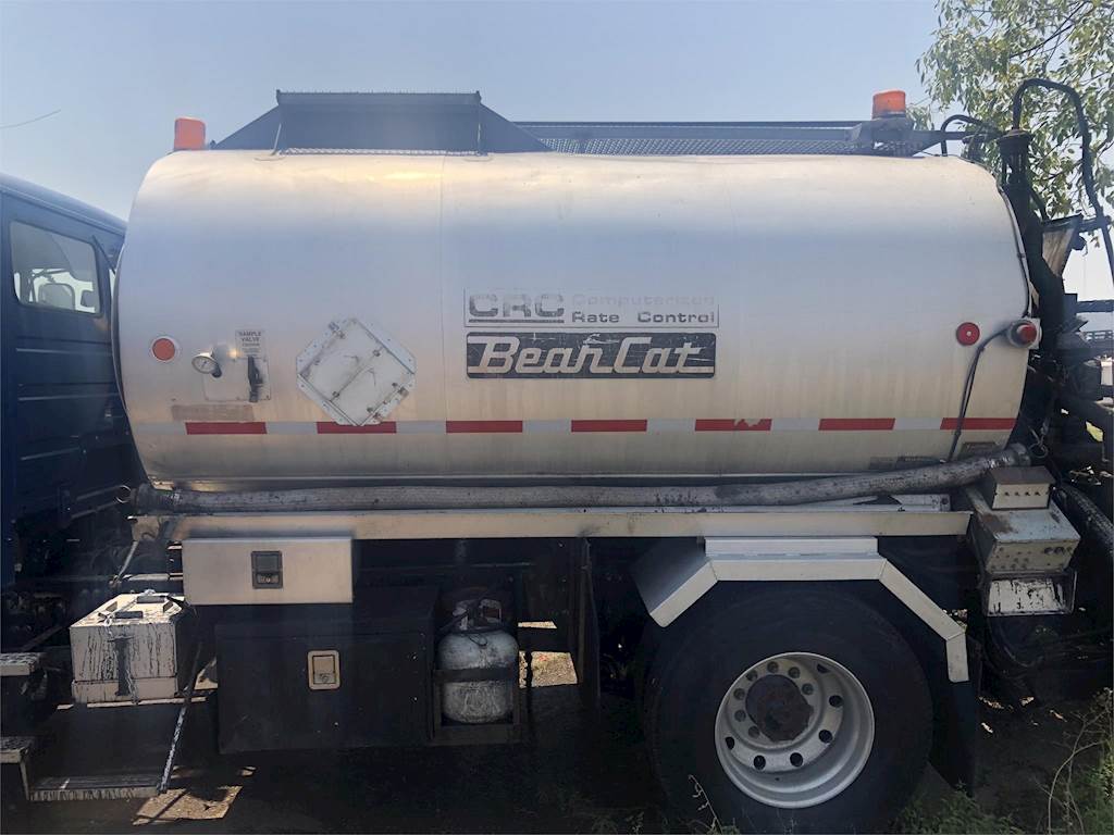 1998 Freightliner FL112 Asphalt Truck