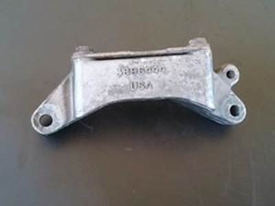 SmAll Engine BrAcket For A Cummins ISM Engine