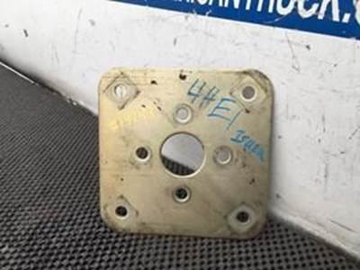 Used Bracket Goes On Water Pulley And Attaches To Fan Clutch For Isuzu 4HE1