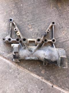 Good Used Engine Support BrAcket For A Detroit DD15