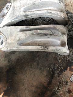 Good Used Left HAnd RAdiAtor Support BrAcket For A Freightliner CAscAdiA. OEM No