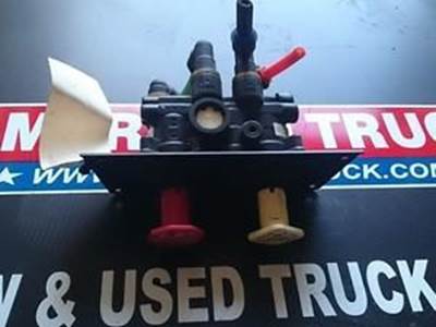 Used Dash Brake Control Valves Assembly For 2007 Freightliner FLD