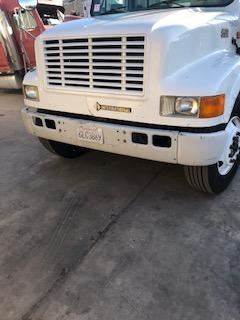 Good Used Steel Front Bumper Assembly For A 2001 InternAtionAl 4900