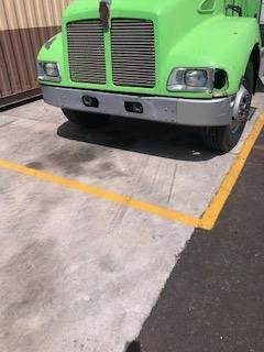Good Used Steel Front Bumper Assembly For A 2003 Kenworth T300