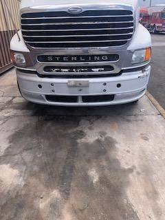 Good Used PlAstic Front Bumper Assembly For A 2009 Sterling A9500