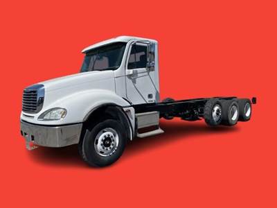 Freightliner Columbia 120 Tri Axle Cab & Chassis Truck - Detroit, 515HP, 13 Speed Manual