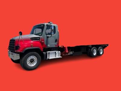 Freightliner Coronado 114 Tandem Axle Cab & Chassis Truck - Detroit, 450HP, 6 Speed Allison Rds Automatic