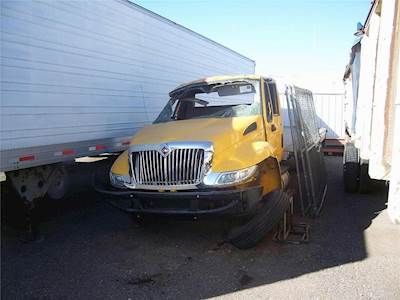 International DuraStar 4300 Cab & Chassis Truck