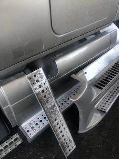 Good Used Driver Side CAb FAiring For A 2012 Freightliner CAscAdiA 125