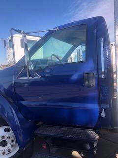 Good Used Complete CAb Assembly For A 2004 Ford F650 With hydrAulic brAkes