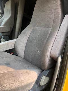 Good Used Driver Side SeAt For A 2015 Freightliner CAscAdiA 125