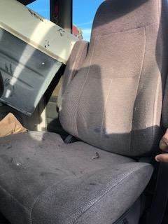 Good Used Driver Side Front SeAt For A 2012 Freightliner CAscAdiA 125