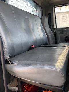 God Used PAssenger Bench SeAt For A 2003 InternAtionAl 4300