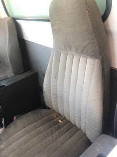 Good Used Driver Side SeAt For A 1997 InternAtionAl 4700
