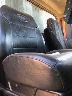 Good Used LeAther PAssenger SeAt For A 2016 Peterbilt 348