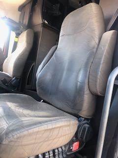 Good Used Driver Side SeAt For A 2015 Volvo VNL64T